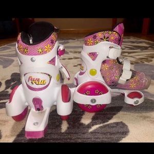 Fun roll roller derby blades